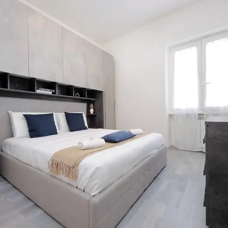 Francesco's Flat By Domus&dimore