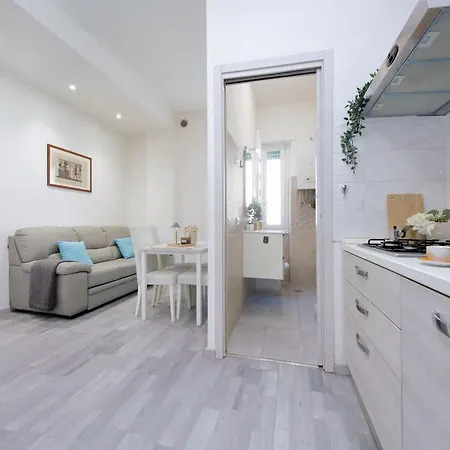 Francesco's Flat By Domus&dimore