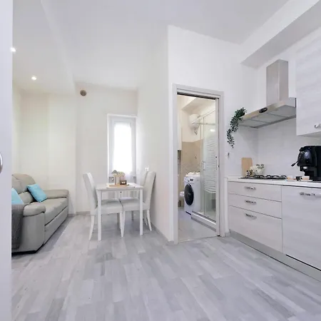 Francesco's Flat By Domus&dimore * רומא