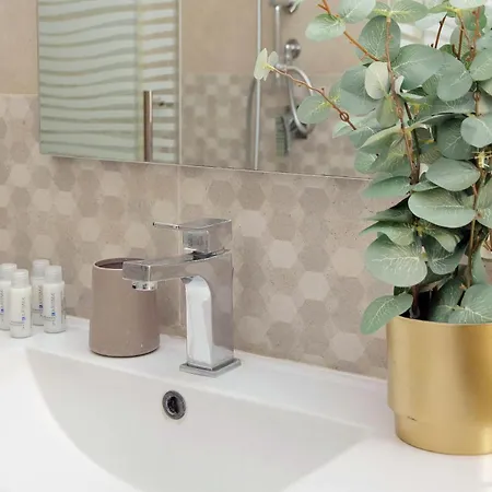 Francesco's Flat By Domus&dimore דירה *